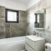 Doua camere, bucatarie inchisa, balcon, mobilat/ utilat, 5 minute metrou, bloc nou